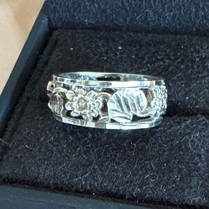 Vintage Sterling Silver Floral Band Ring